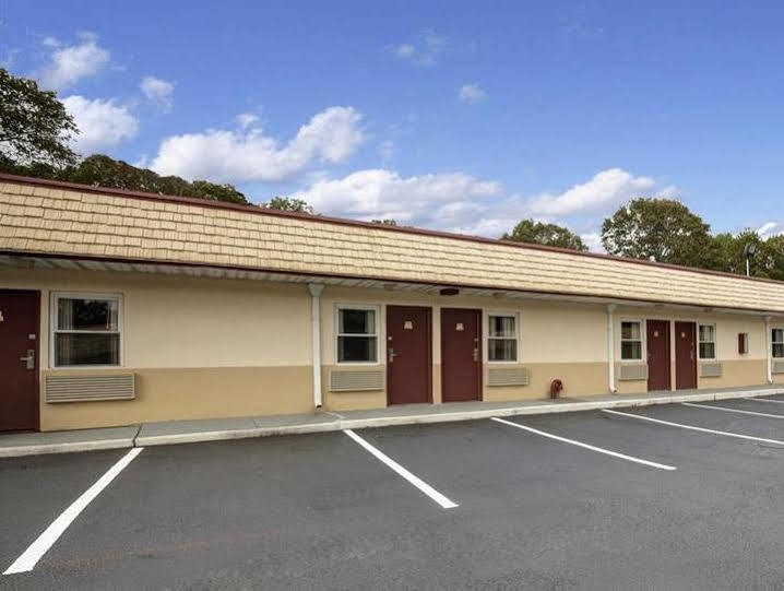 Americas Best Value Inn - Port Jefferson Station - Long Island Exterior foto